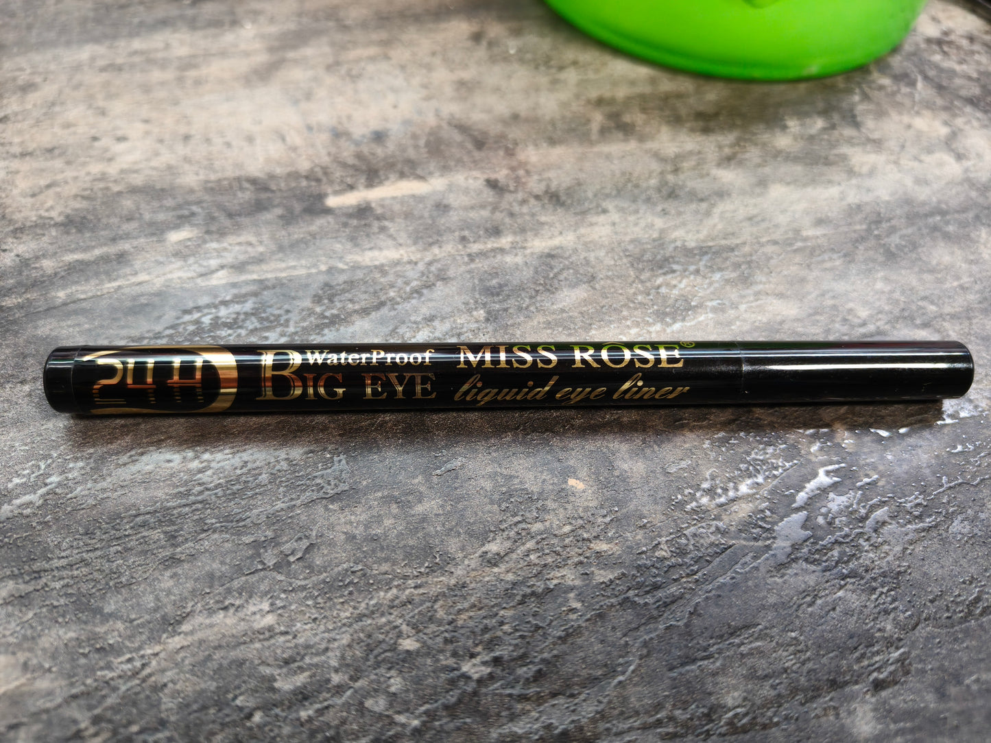 LIQUID BLACK EYELINER (WATERPROOF)